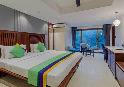 Treebo Regency - Bund Garden, Dhole Patil Road