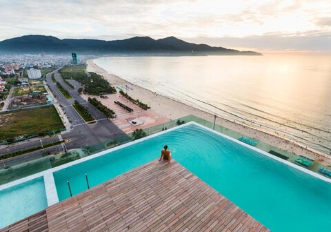 A La Carte Danang Beach Hotel