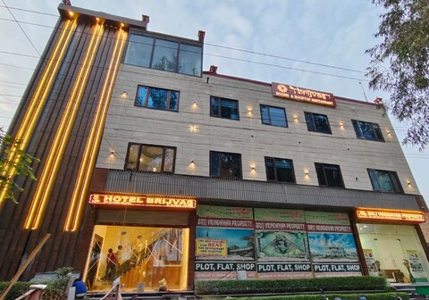 Hotel Brij Vas - Near Prem Manidr