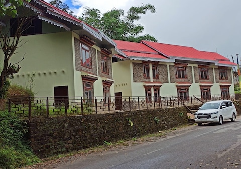 Dechenphu Retreat