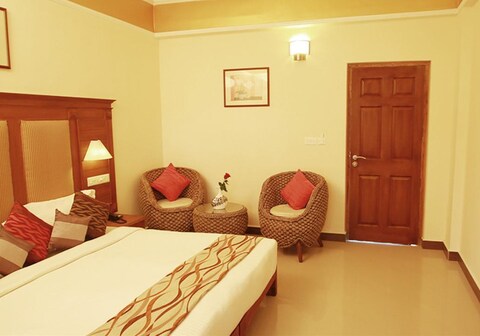 Hotel Seasons Thekkady