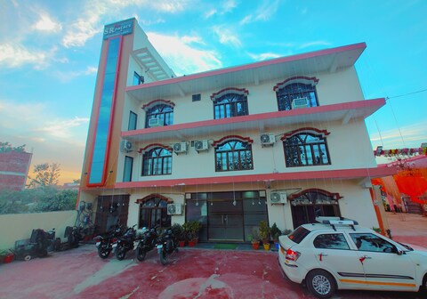 The S R Palace and Marriage Lawn