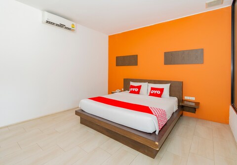 OYO 446 Get Link Hip Hotel