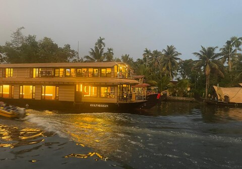 Gold River House Boat