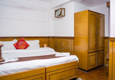 Doma Residency ( MG Marg )