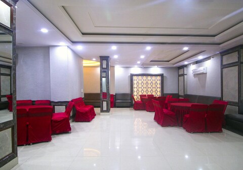 Hotel O Blessings Inn