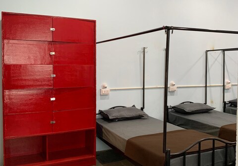 Stays 42 - Backstel Backpackers Hostel