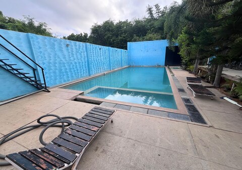 Salt life resort chill-out swimming pool