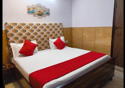 HOTEL METRO PARK