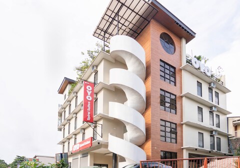 OYO 108 Spiral Suites