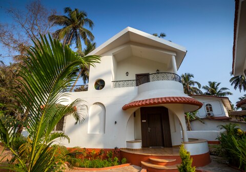 Aspire AlconVilla Premium 2Bhk BeachTouch Candolim