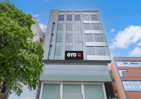 Hotel O Sri MNR Grand Luxury Rooms