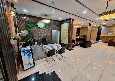 Charly Restaurant and Hotel