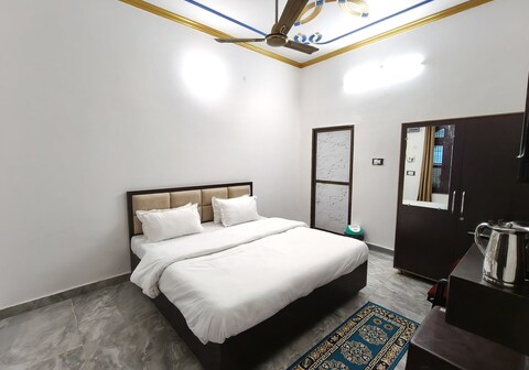 Shri Narayanam Guest House