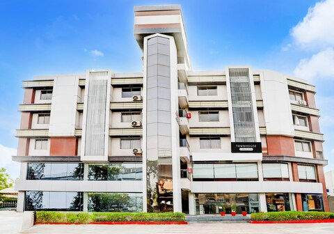 Super Townhouse Prahladnagar