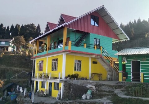 Tenzing Homestay By StayApart
