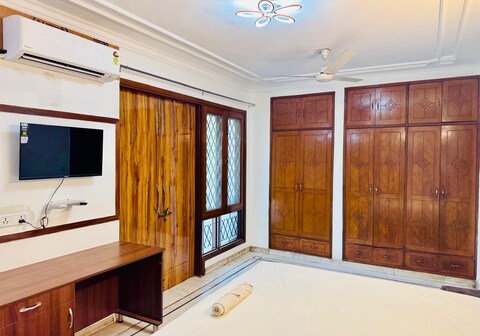 Fortune Home Service Apartment 1BHK, E-30 Saket