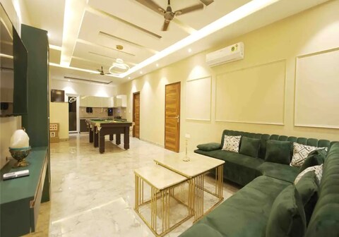 The opulence- A luxury penthouse