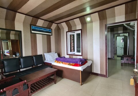 Hotel Surya Lake View