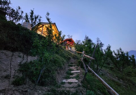 The Woodstone Farmstay Sainj