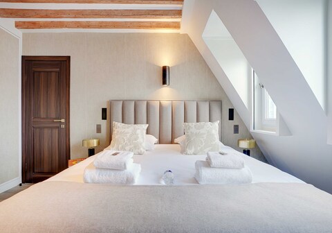 Stylish Studio - 2P - Vendome Square