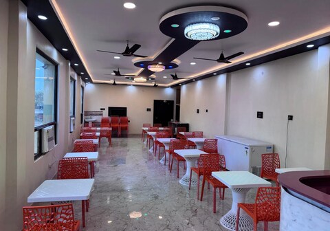 Temple View Guest House | 20 Mts from Ram Mandir