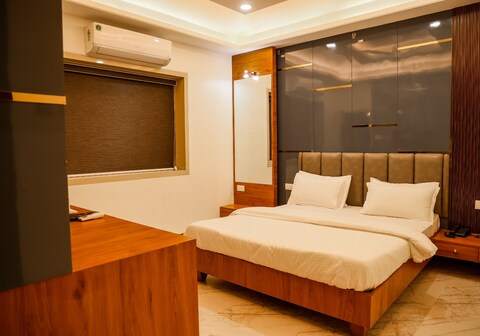 Hotel Radhika Executive