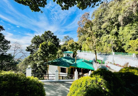 Plutus Luxury Boutique Stays