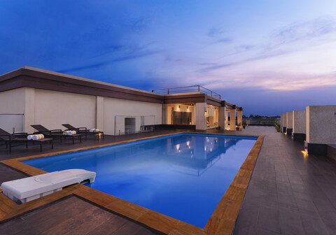 Nataraj Sarovar Portico