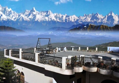 Himalaya Mount View Resort , Kausani