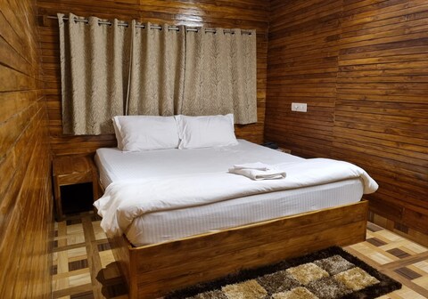 Hotel Woods Residency