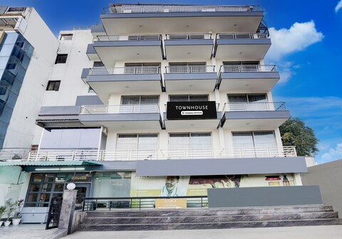 Super Townhouse Sector 39 Gurgaon