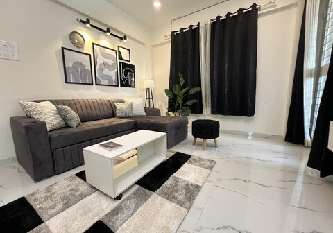 Fully Furnished 2BHK Apartments by Anandkunj