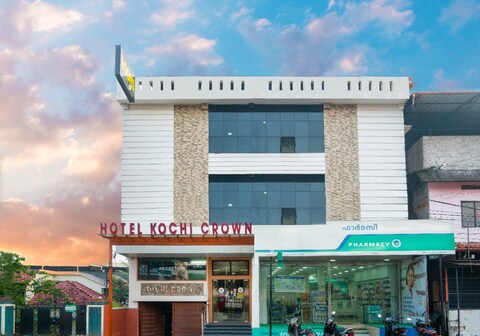 Hotel Kochi Crown