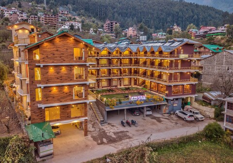 Snow Peak Retreat & Cottages (Centrally Heated- Hill View)