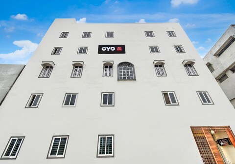 Hotel O Golden Paradise