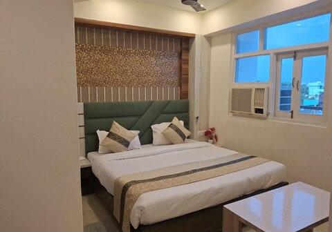 THE BANARAS PARADISE