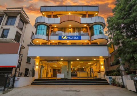 FabHotel Veetara