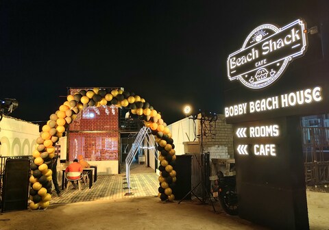 Bobby Beach House | On The Beach