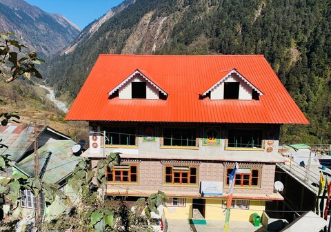 Rufina Lachen Deezong A Pure Veg Hotel