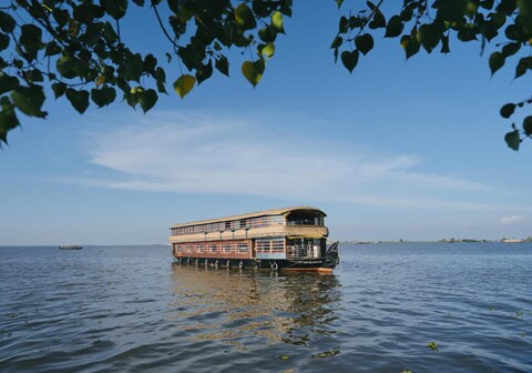 Anna Cruise Houseboats
