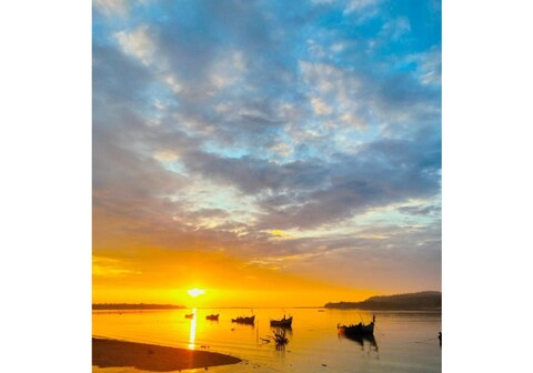 RiverStone RiverFront FarmHouse