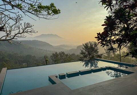 ENGLISH AND SCOTTISH BUNGALOW