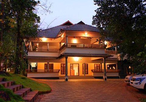 Lake n Hills Resorts