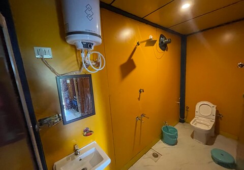 Shiva Hotel And Restaurant