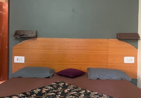 The Last Benchers Hostel