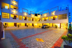 THAAI RESIDENCY - TIRUVANNAMALAI ON GIRIVALAM PATHWAY (VEG), Tiruvannamalai THAAI RESIDENCY - TIRUVANNAMALAI ON GIRIVALAM PATHWAY (VEG), Tiruvannamalai