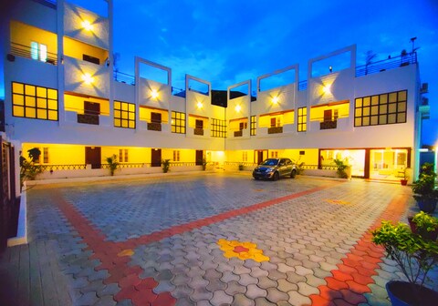 THAAI RESIDENCY - TIRUVANNAMALAI ON GIRIVALAM PATHWAY (VEG)