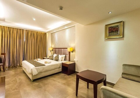 Paravoor Galaxy Hotels