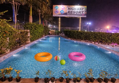 Highway Resort with Swimming Pool